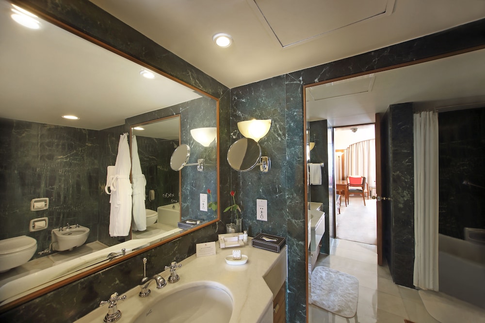 Suite (Trident Special)