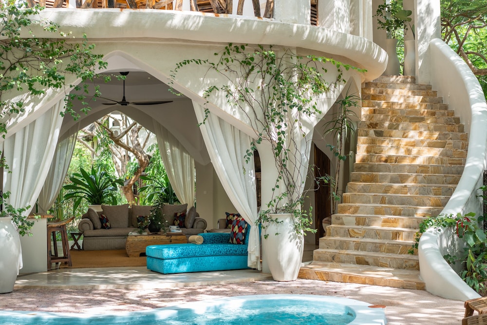 Presidential Villa, 2 Bedrooms (Mbingu) photo 2