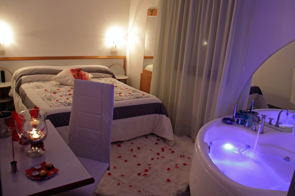 Romantic Double Room, Hot Tub