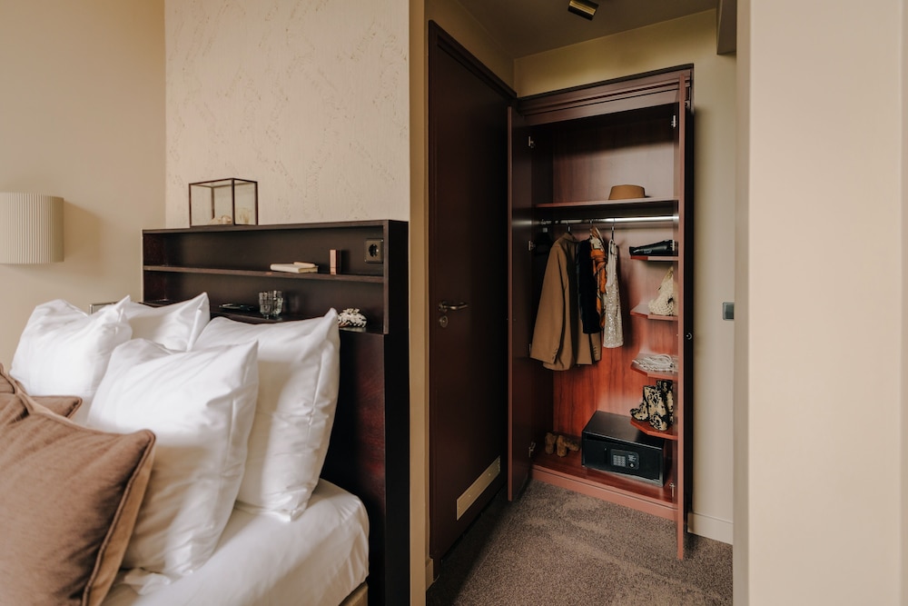 Economy Double Room photo 2