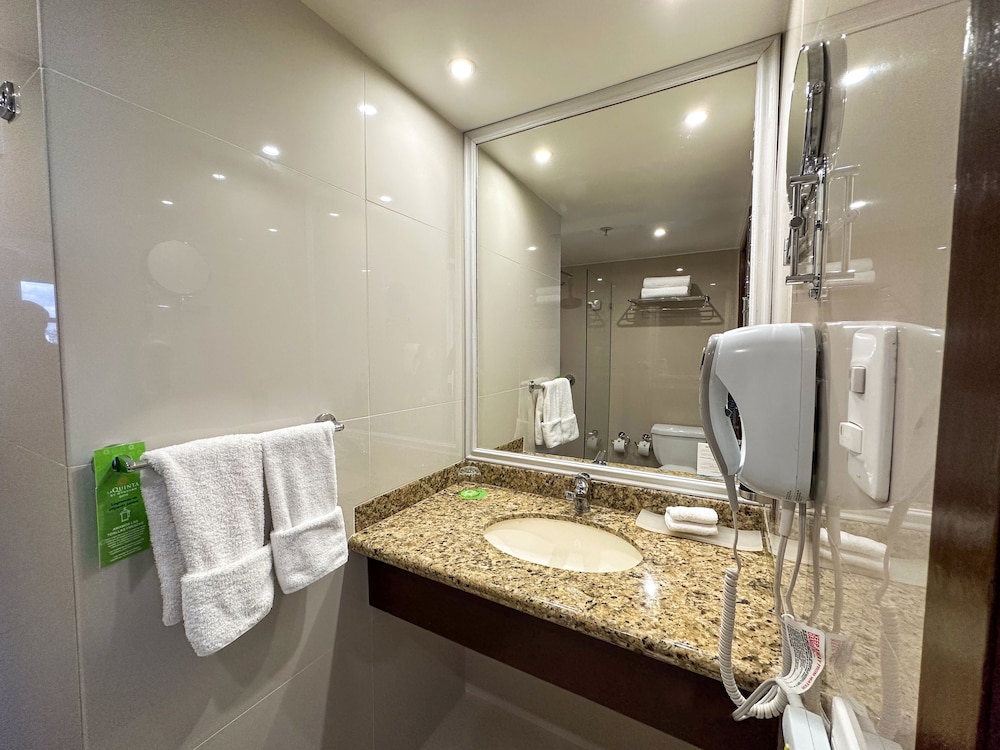 Room, 1 King Bed, Non Smoking (Suite) - Photo 6