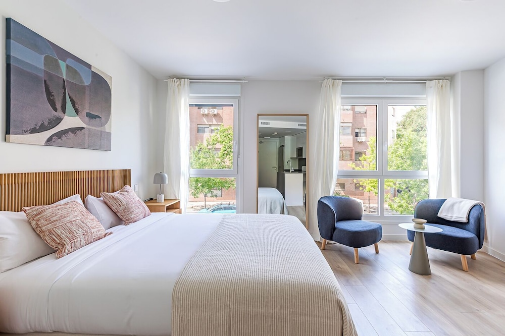 City Studio, 1 Double Bed