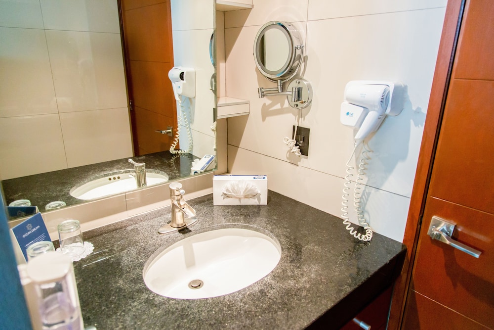 Junior Suite, Hot Tub - Photo 12