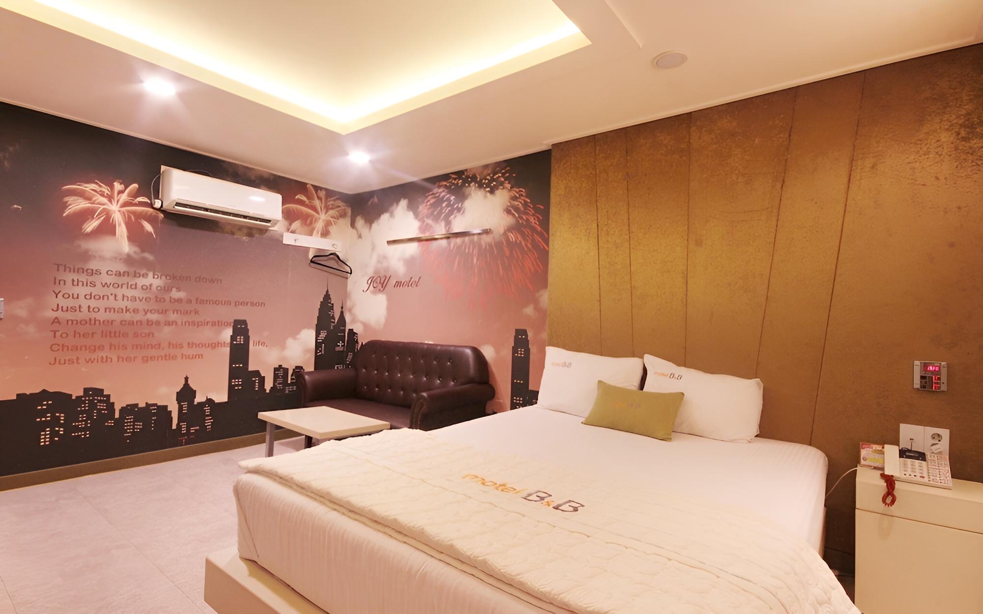 Room (Standard (You can watch Netflix)) photo 2