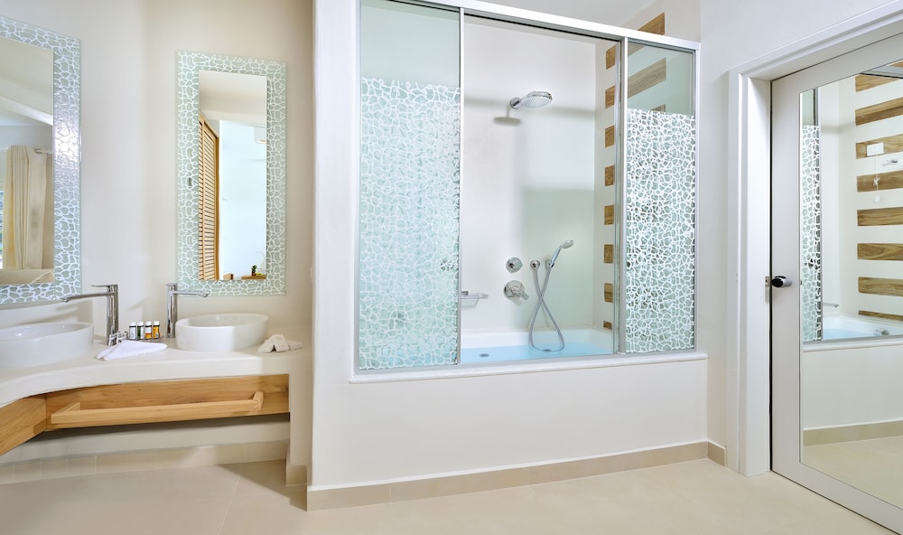 Sunshine Junior Suite, Sea View - Photo 14