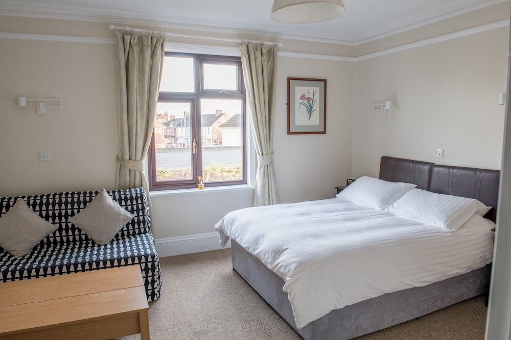Superior Studio Suite, 1 Double Bed, Non Smoking, Microwave photo 2