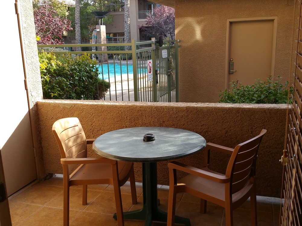 Deluxe Apartment, 2 Bedrooms - Photo 7