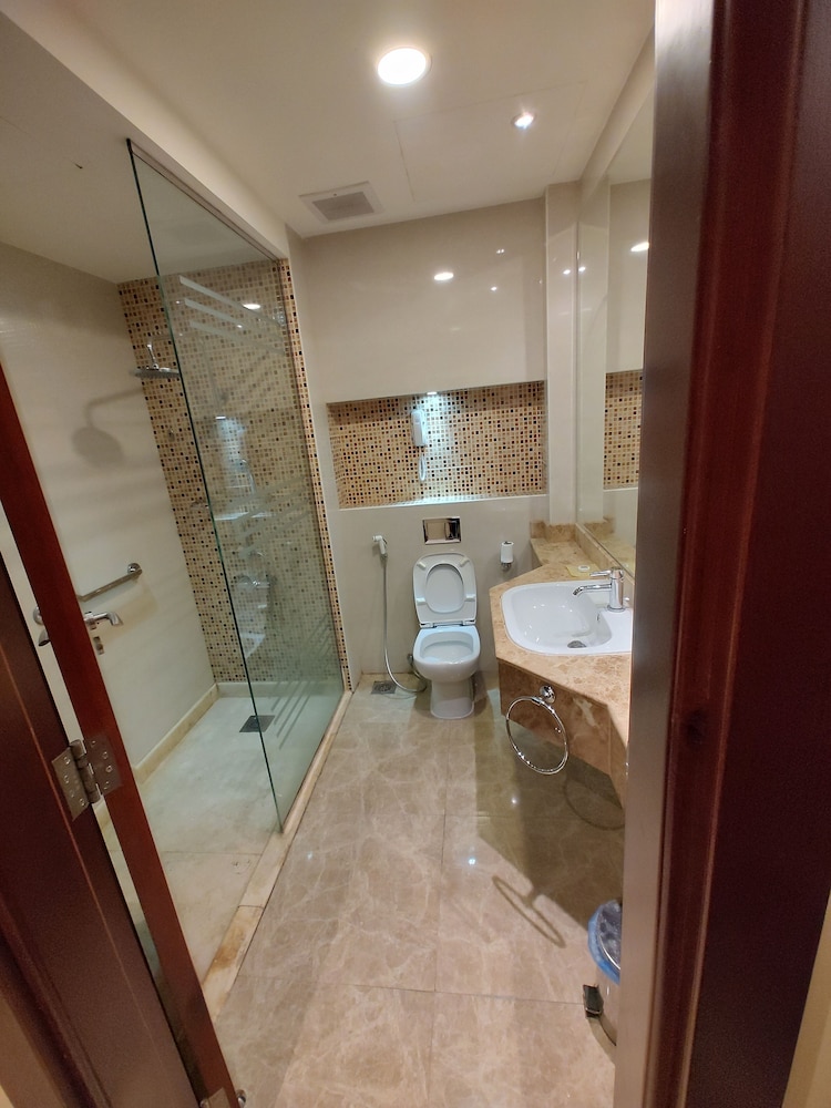 Superior Suite, 1 Bedroom - Photo 7
