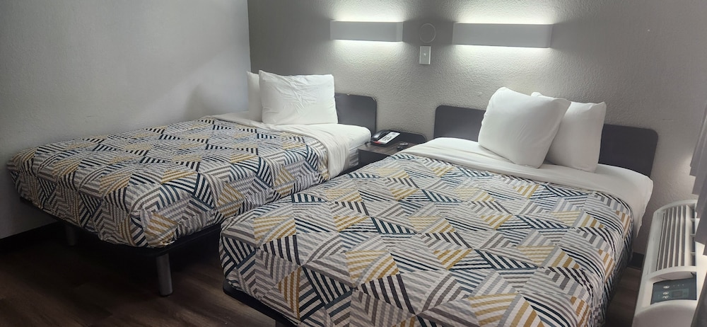 Standard Room, 2 Double Beds, Non Smoking - Photo 2