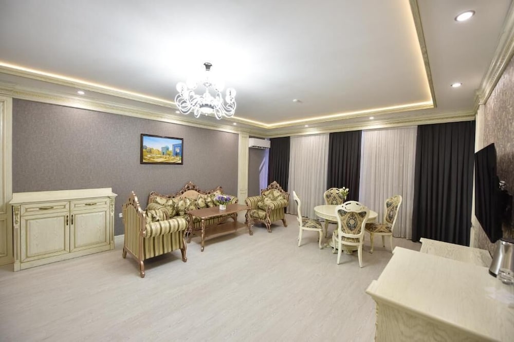 Grand Suite - Photo 1