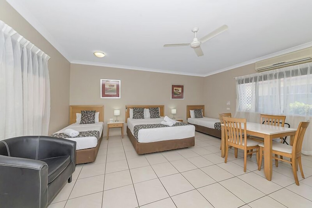 Executive Access Family with Kitchenette photo 2