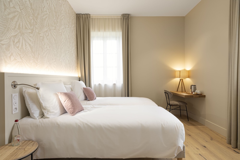 Standard Room - Photo 1