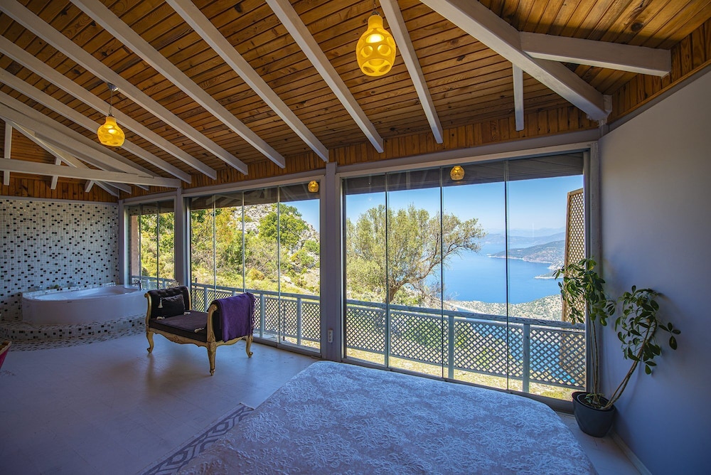 Charm Room, Sea View photo 2