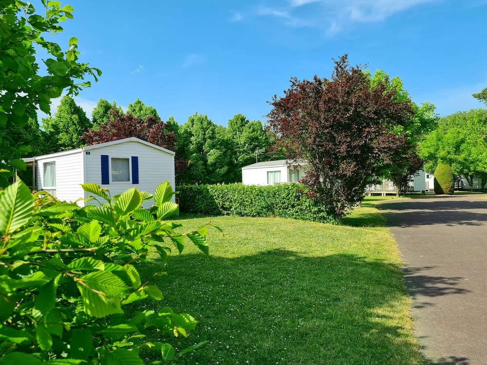 Classic Mobile Home, 2 Bedrooms photo 2