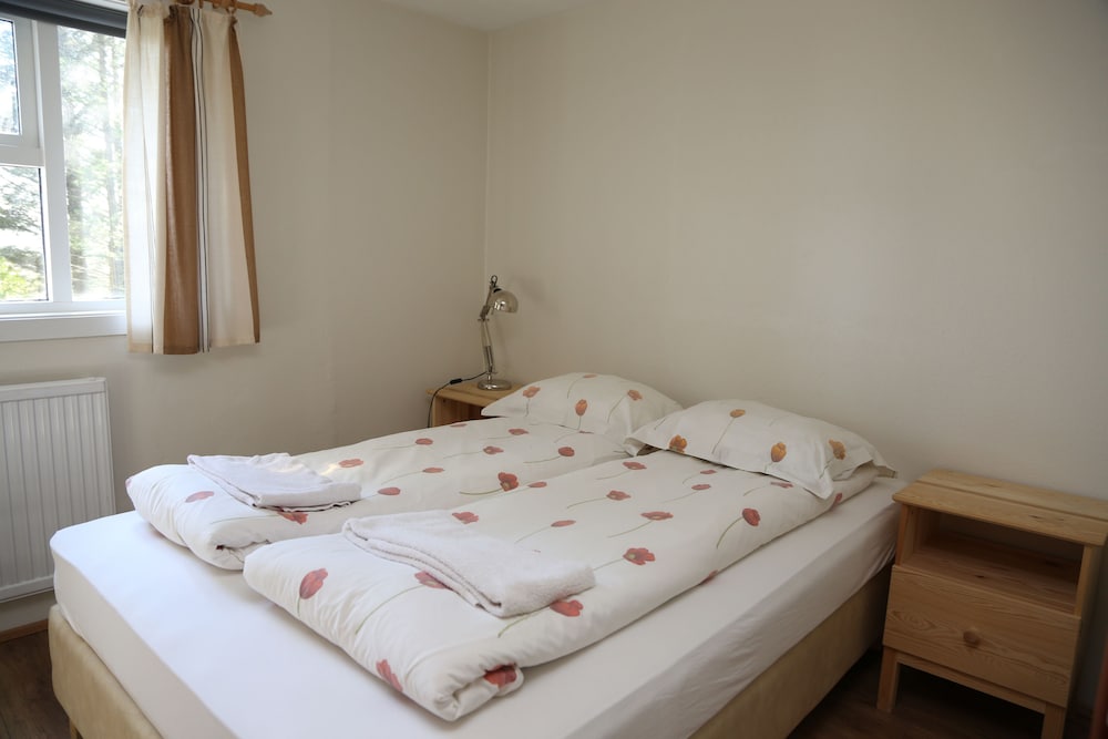 Twin Room, 2 Twin Beds, Non Smoking photo 3