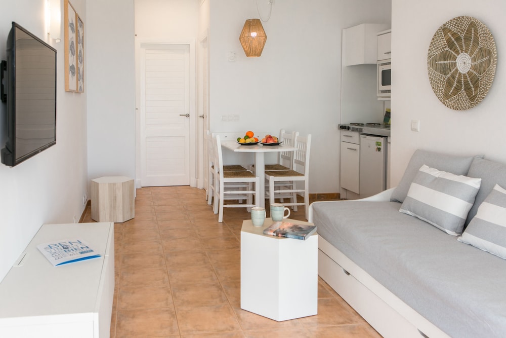 Room, 1 Bedroom, Sea View (1 adults and 1 child)