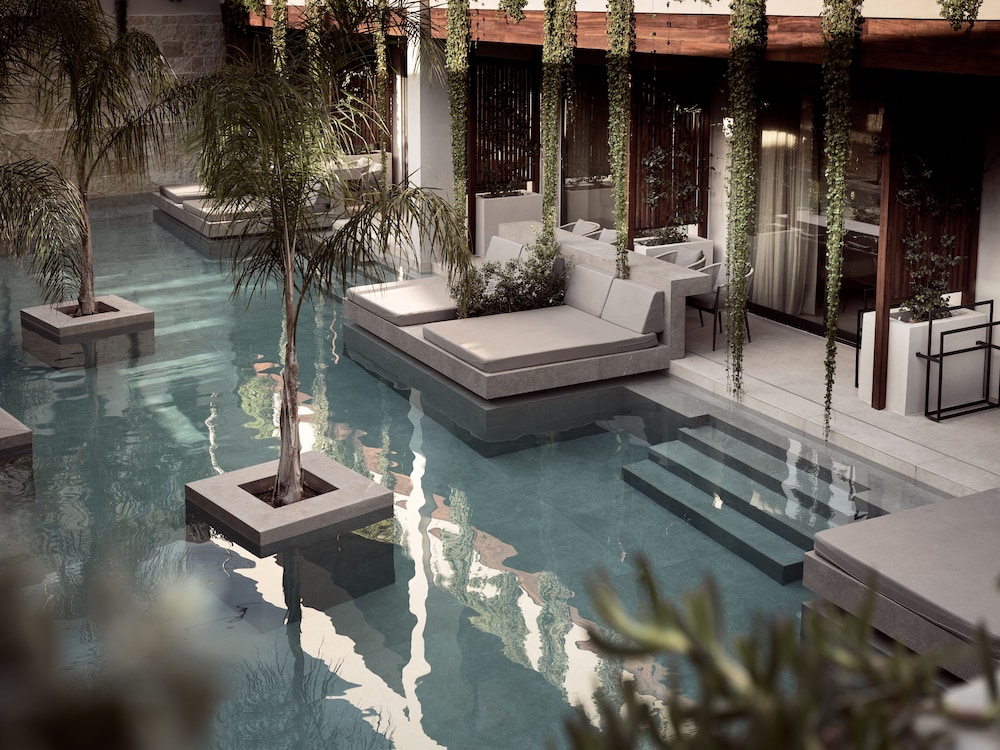 Family Suite, Pool Access (Friends and Family Swim Up Suite)