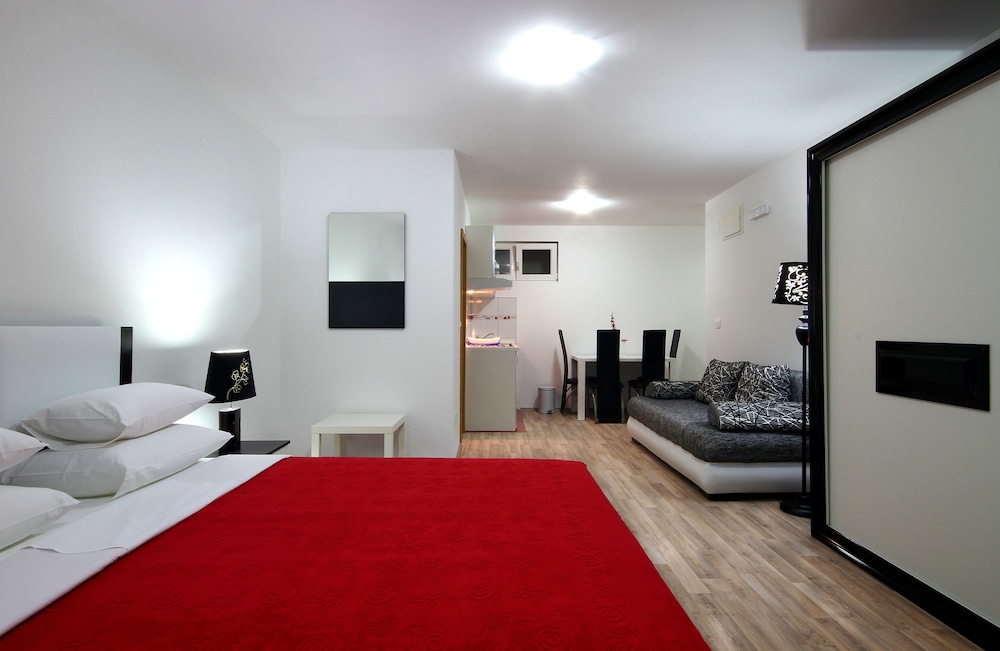 Standard Studio, Multiple Beds, Kitchenette, Sea View photo 1