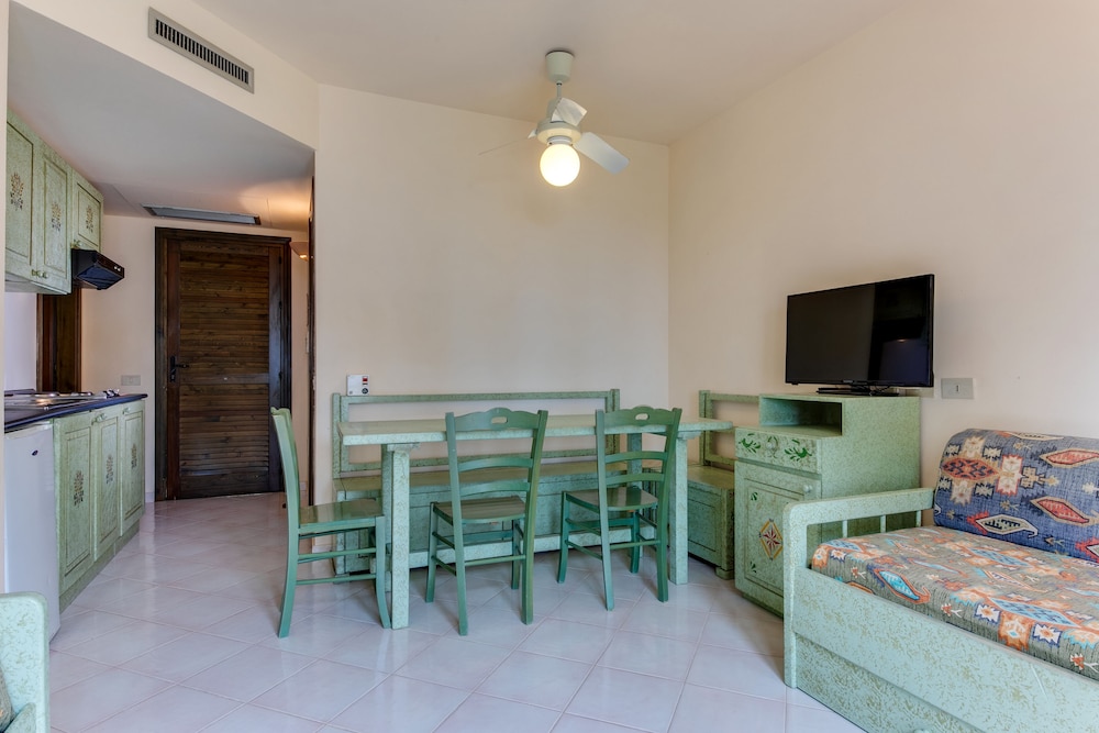 Three-room apartment - Photo 4