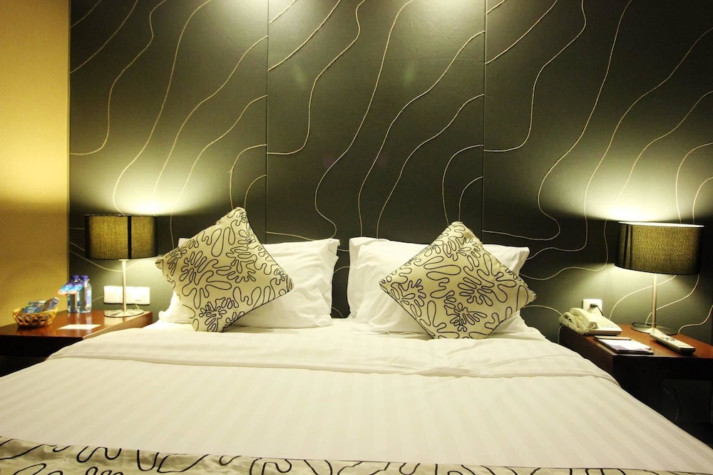 Double Room (Ultra Sassy)