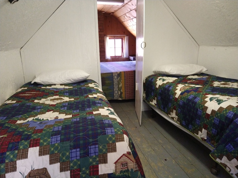 Cabin 14 photo 1