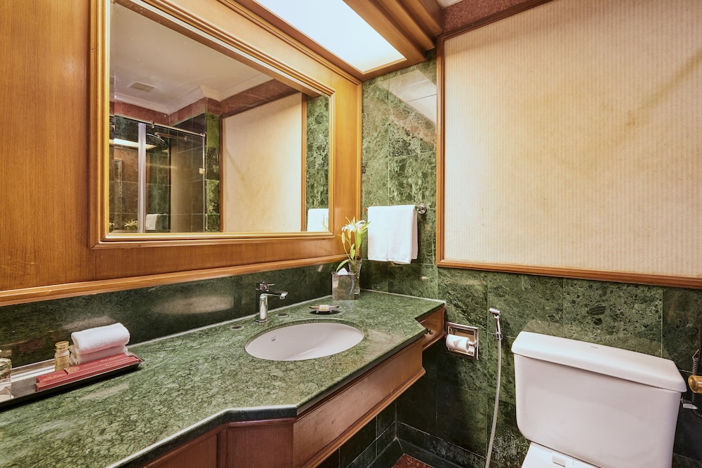 Deluxe Pool View Room - Photo 4