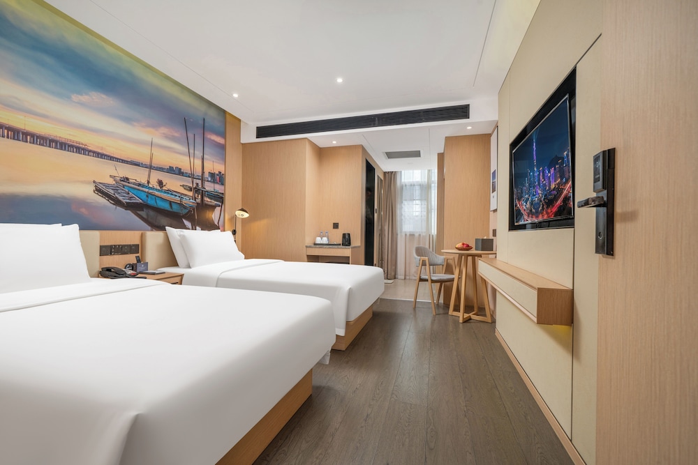 Comfort Twin Room, City View