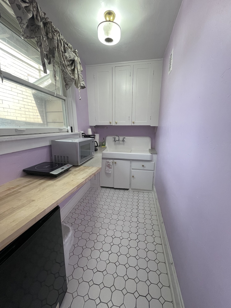 Edward Suite 31 - Photo 4