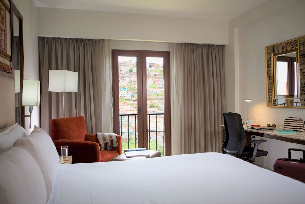 Suite, 1 King Bed photo 1