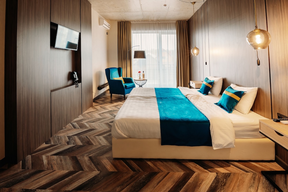 Standard Double or Twin Room photo 1