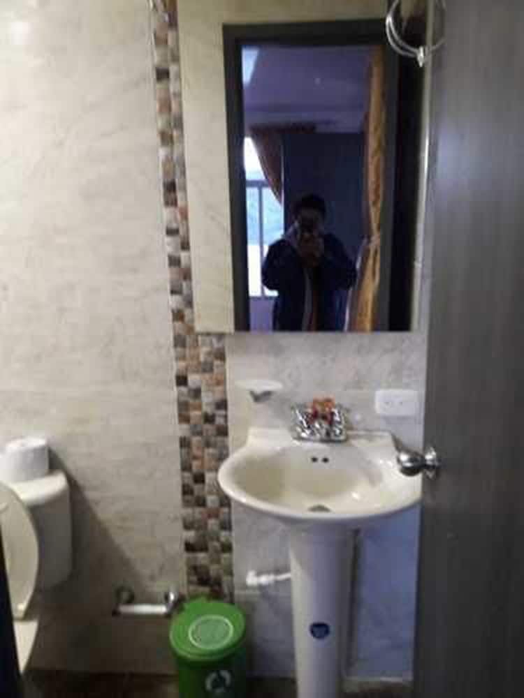 Basic Quadruple Room, 1 Bedroom, Non Smoking photo 3