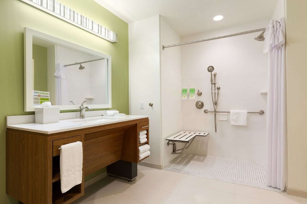 Queen One Bedroom Suite Hearing Accessible photo 3