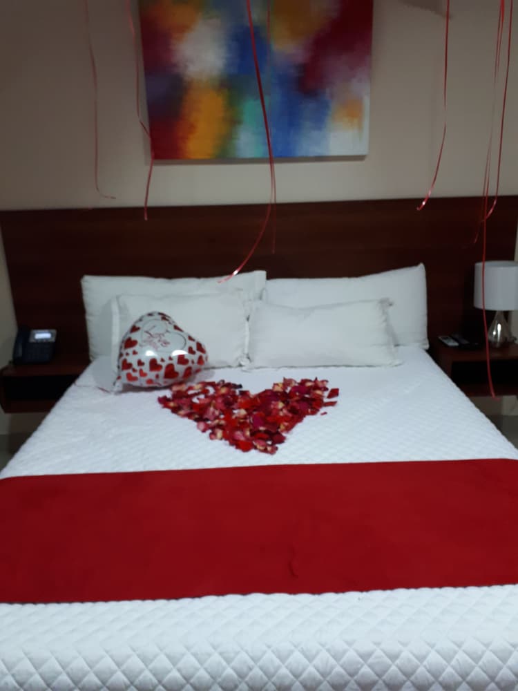Room, 1 Queen Bed photo 1