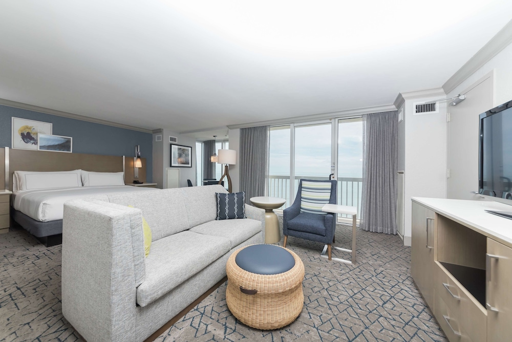 King Bed Junior Suite ocean front w/ sofa bed photo 3