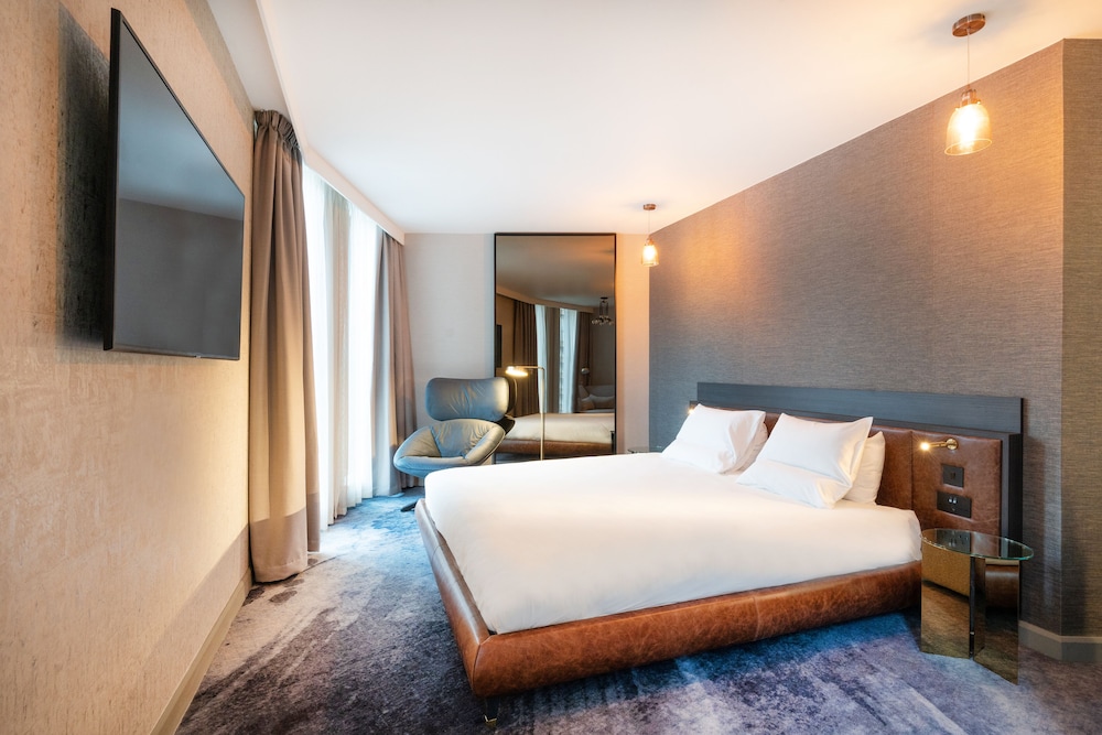 Junior Suite, 1 King Bed photo 1