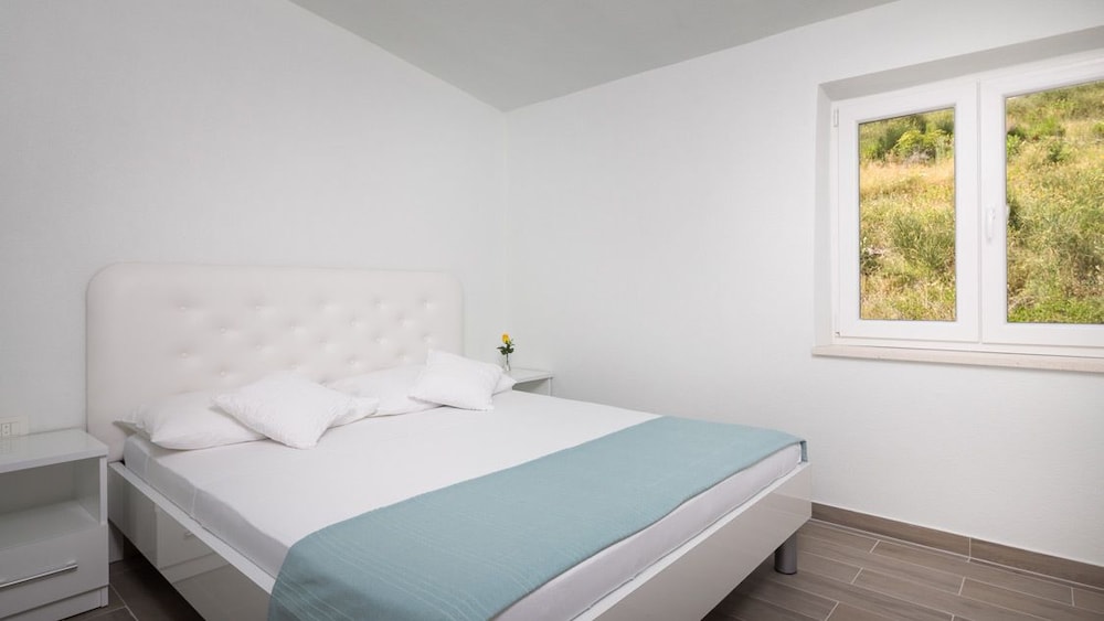 Apartment (5)