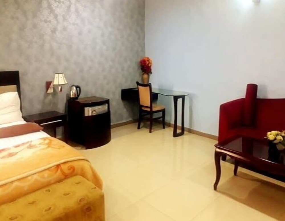 Signature Triple Room photo 1