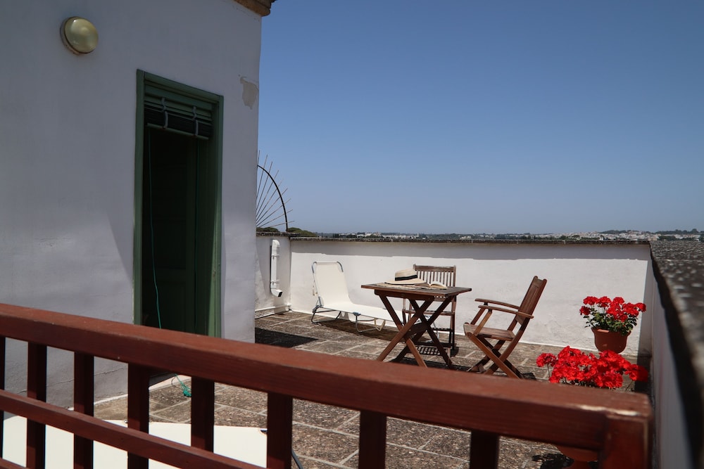 Basic Studio, 1 Double Bed, Kitchenette, Garden Area (Monolocale per 2 adulti) photo 2