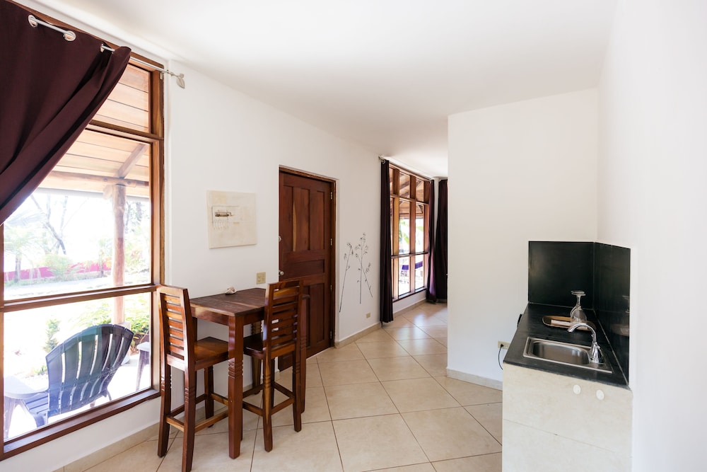 Family Studio, 1 Bedroom, Non Smoking, Garden View photo 3