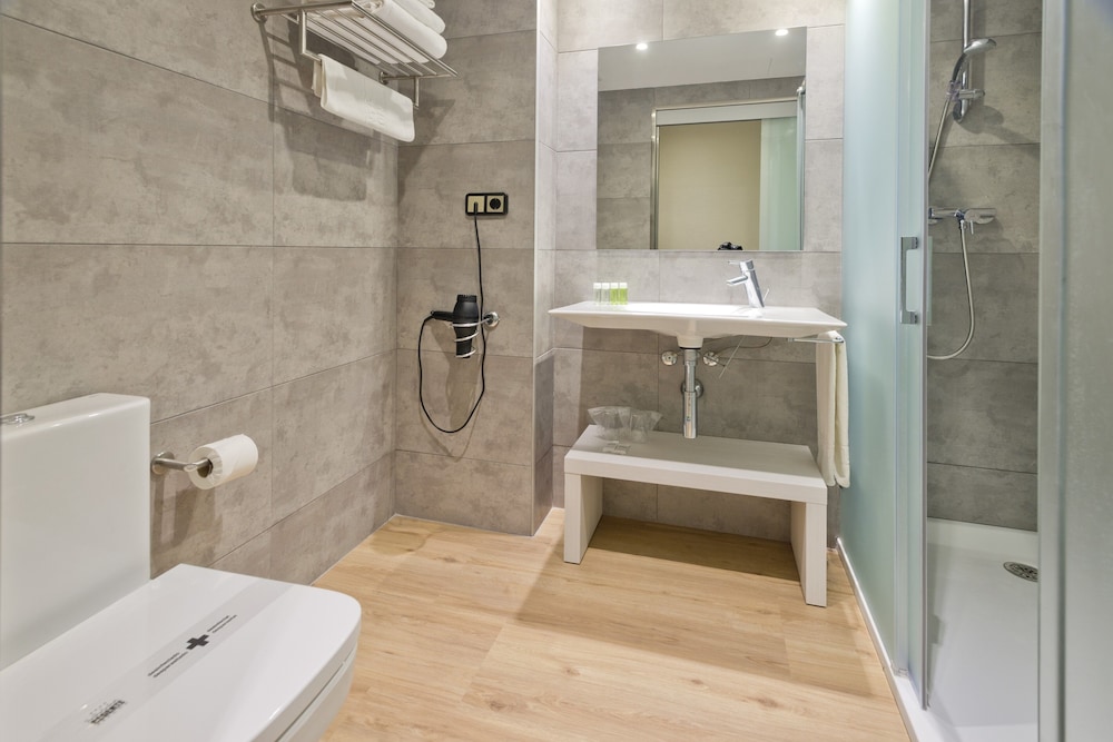 Double Room (Single Use) - Photo 6