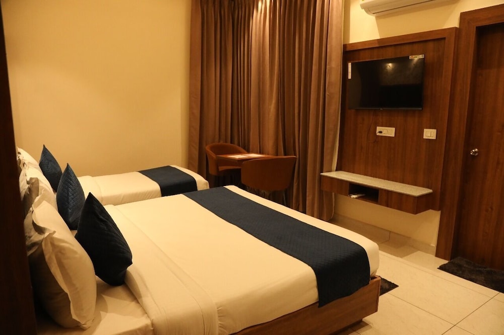 Super Triple Bed Room