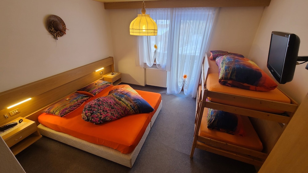 Quadruple Room, Balcony, Mountain View