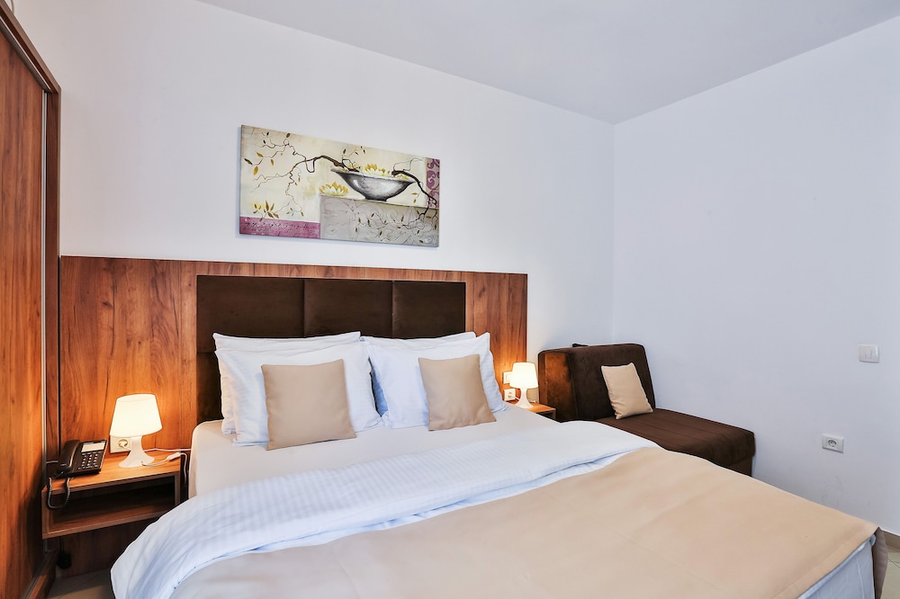 Classic Double or Twin Room - Photo 2