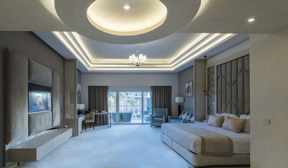 Jacuzzi Suite photo 2
