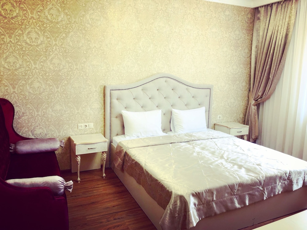 Deluxe Double or Twin Room photo 1