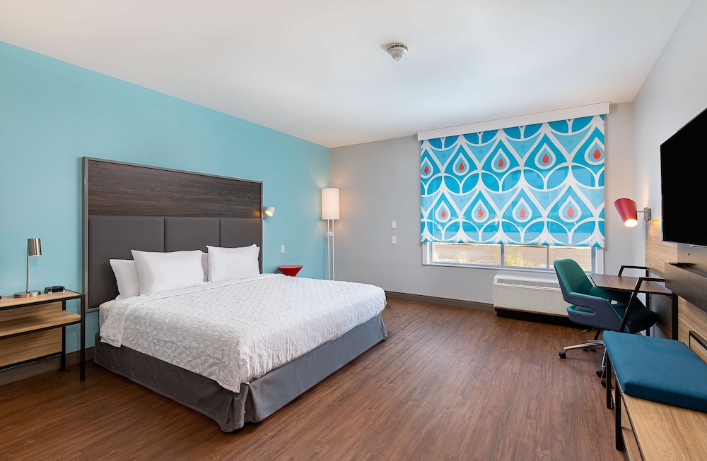Room, 1 King Bed, Accessible (Roll-In Shower) - Photo 2