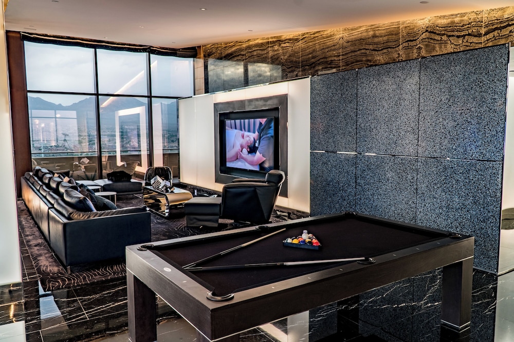One 80 Suite - Photo 9
