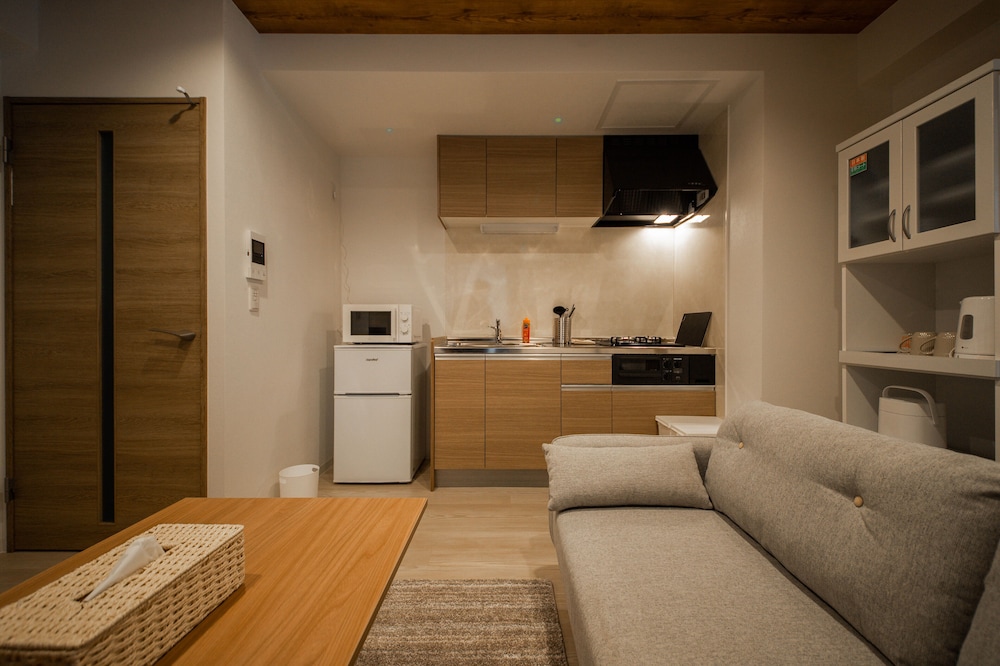 Basic Apartment - Photo 16