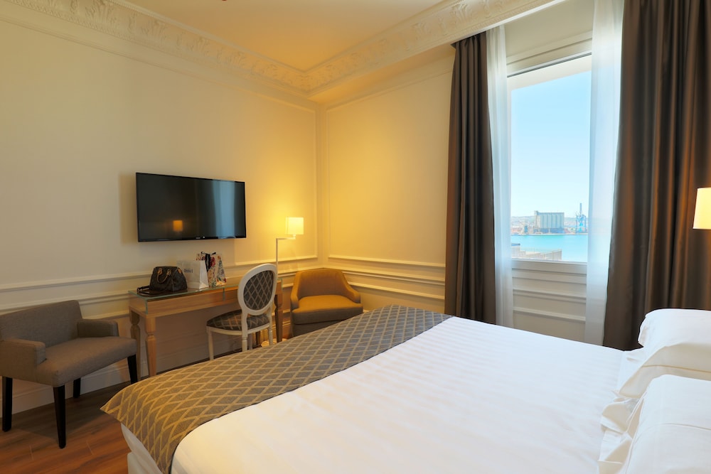 Comfort Room - Photo 1