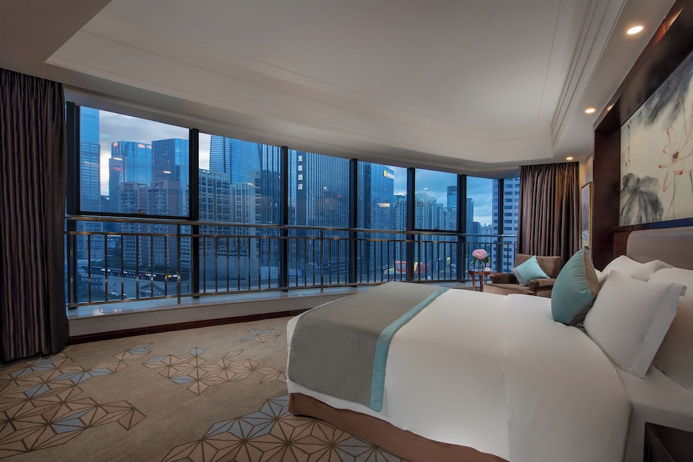 Business Suite, City View